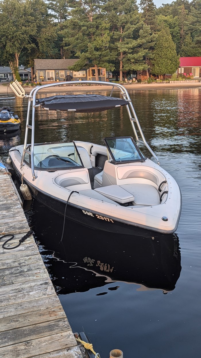 2000 Moomba Mobius Photo 5 of 9