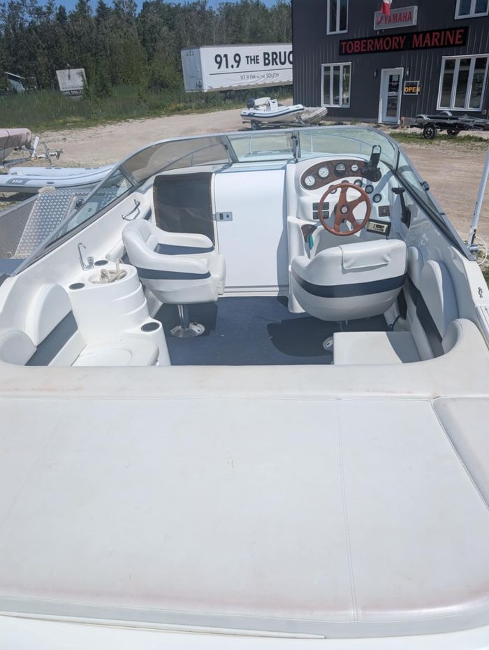 1996 Doral 23 C Photo 3 of 4