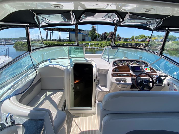 2005 Chaparral 330 Signature Photo 4 of 16
