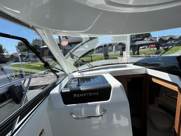 2019 Beneteau Antares 27 Photo 10 of 23