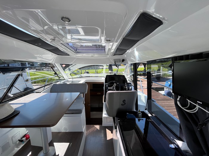 2019 Beneteau Antares 27 Photo 12 of 23