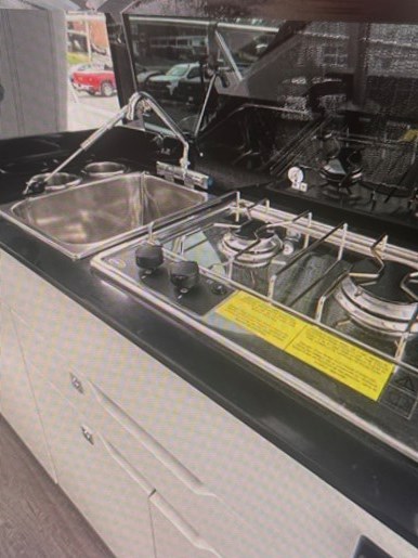 2019 Beneteau Antares 27 Photo 22 of 23