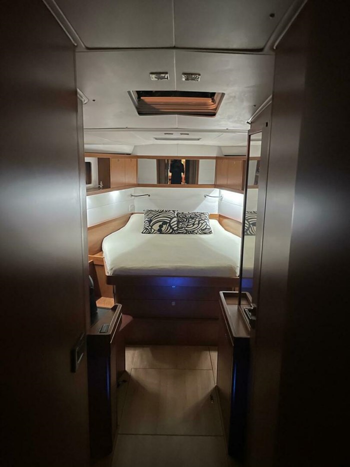 2015 Beneteau Sense 55 Photo 10 of 19