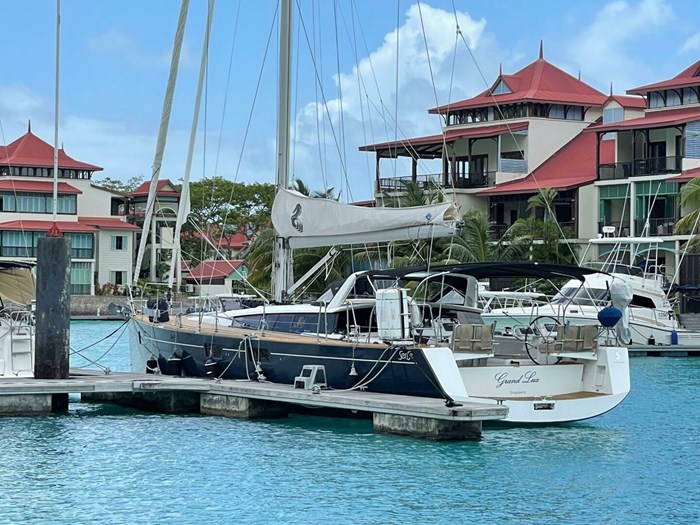 2015 Beneteau Sense 55 Photo 3 of 19