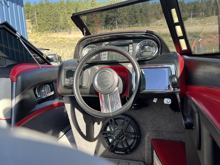 2013 Malibu 247 LSV Photo 26 of 44