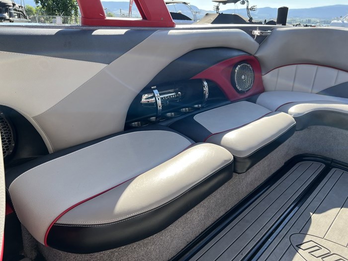 2013 Malibu 247 LSV Photo 36 of 44