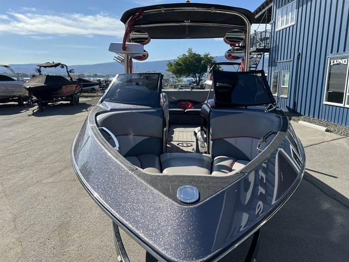 2013 Malibu 247 LSV Photo 5 of 44