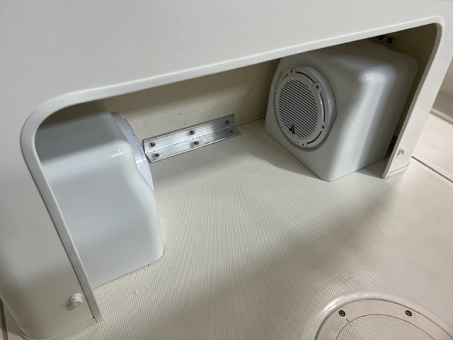 2019 Boston Whaler 240 Dauntless Photo 18 of 27
