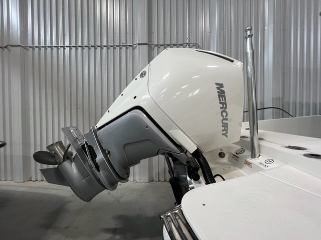 2019 Boston Whaler 240 Dauntless Photo 20 of 27