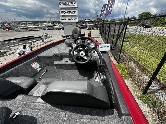 2023 Tracker PRO TEAM 175 TXW Photo 3 of 6
