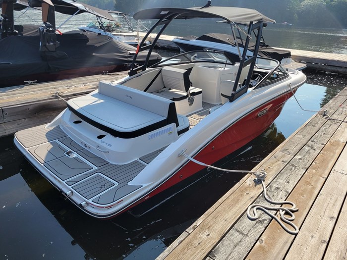 2024 Sea Ray SPX 210 Photo 2 of 8