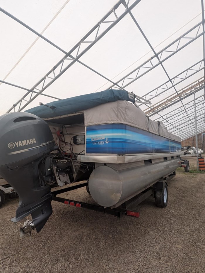 2001 Sylvan Pontoon Photo 4 of 4