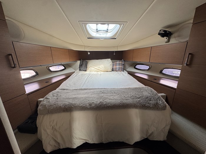 2013 Sea Ray 470 Sundancer Photo 21 of 25
