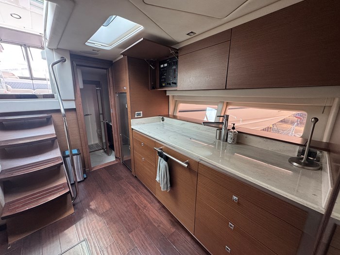2013 Sea Ray 470 Sundancer Photo 20 of 25