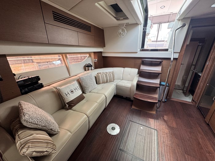 2013 Sea Ray 470 Sundancer Photo 23 of 25