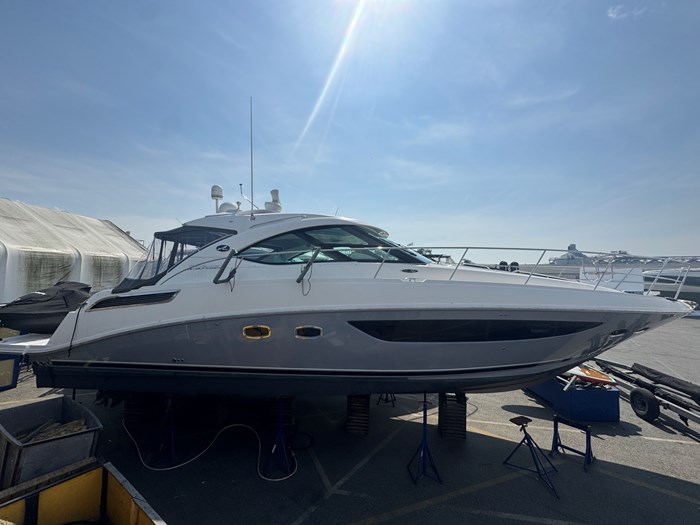 2013 Sea Ray 470 Sundancer Photo 2 of 25