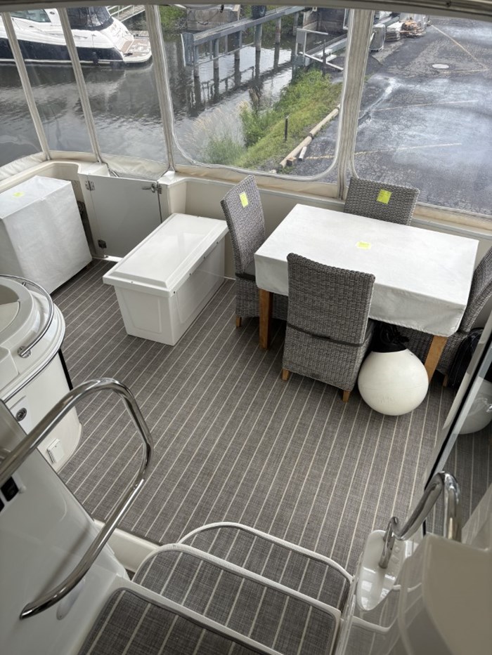 2009 CARVER 46 MOTOR YACHT Photo 8 of 27