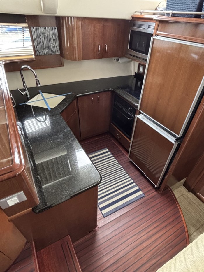 2009 CARVER 46 MOTOR YACHT Photo 14 of 27