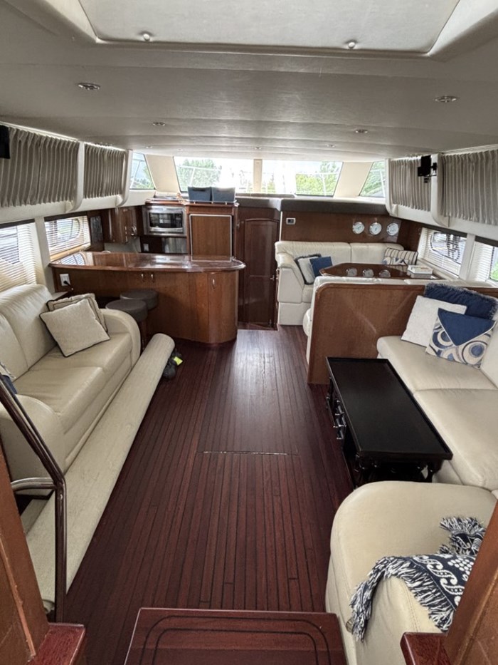 2009 CARVER 46 MOTOR YACHT Photo 17 of 27