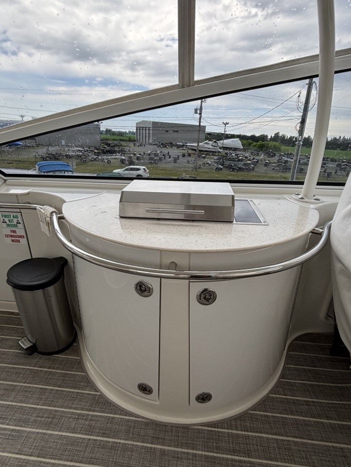 2009 CARVER 46 MOTOR YACHT Photo 12 of 27