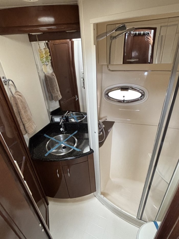 2009 CARVER 46 MOTOR YACHT Photo 20 of 27