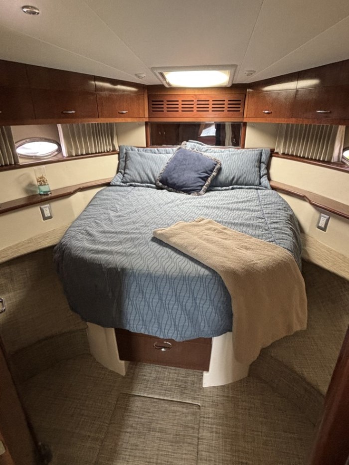 2009 CARVER 46 MOTOR YACHT Photo 23 of 27