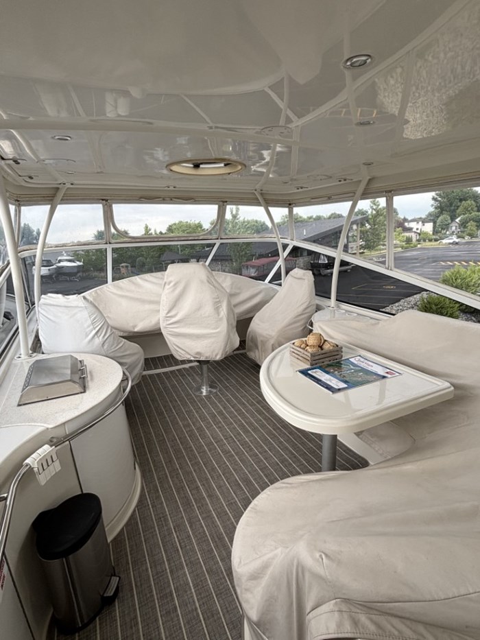 2009 CARVER 46 MOTOR YACHT Photo 9 of 27