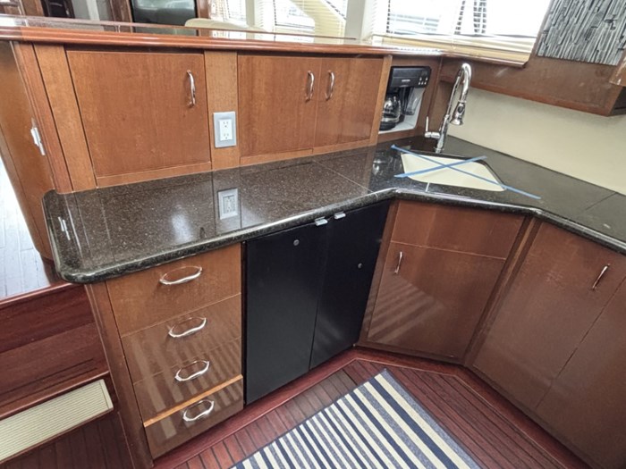 2009 CARVER 46 MOTOR YACHT Photo 15 of 27