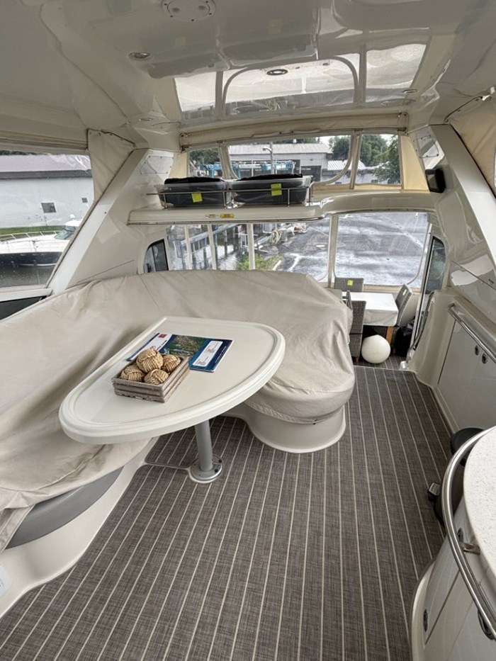 2009 CARVER 46 MOTOR YACHT Photo 10 of 27