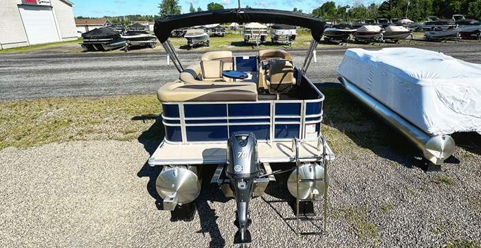2026 SYLVAN 8520 MIRAGE CRUISE Photo 3 of 19