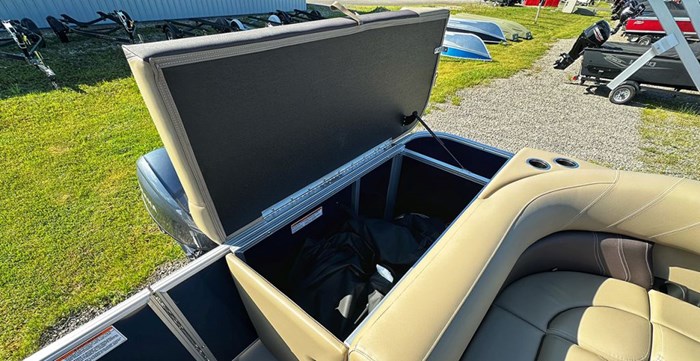 2026 SYLVAN 8520 MIRAGE CRUISE Photo 15 of 19