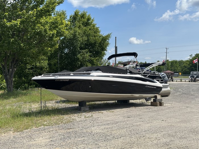2008 Crownline Bowrider 21 SS Photo 3 of 11