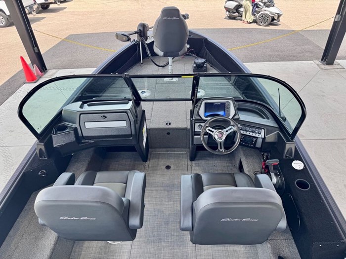 2022 Alumacraft Competitor Shadow 205 Photo 10 of 17