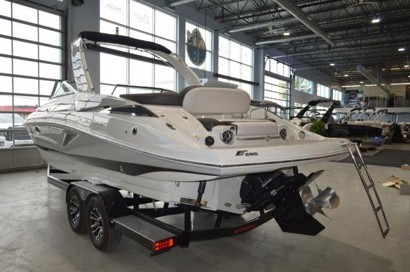 2024 Crownline E285 8.2L DTS ECT BR3 380HP Photo 13 of 18