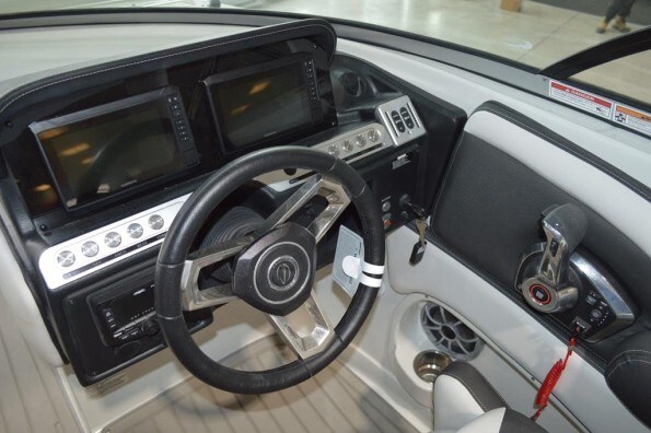 2024 Crownline E285 8.2L DTS ECT BR3 380HP Photo 9 of 18