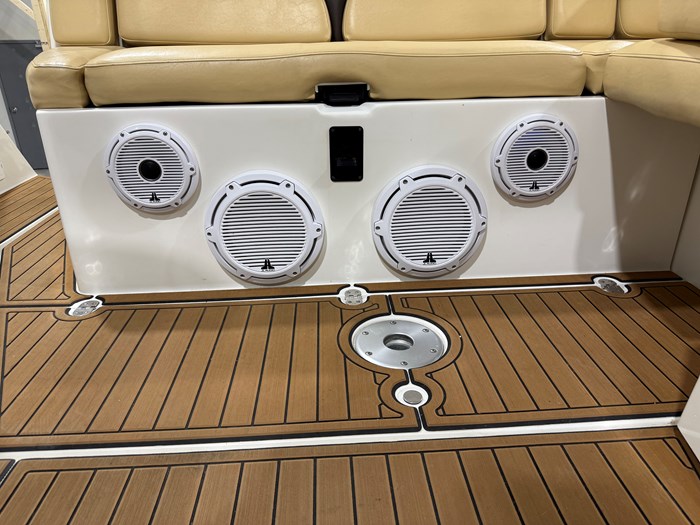2012 Rinker 310 Express Cruiser Photo 13 of 31