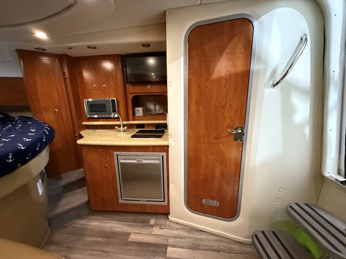 2012 Rinker 310 Express Cruiser Photo 16 of 31
