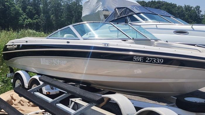 1999 Mastercraft 210 VRS Maristar Photo 2 of 22