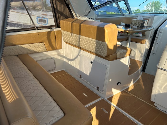 1996 Chaparral Signature 31 Photo 6 of 10