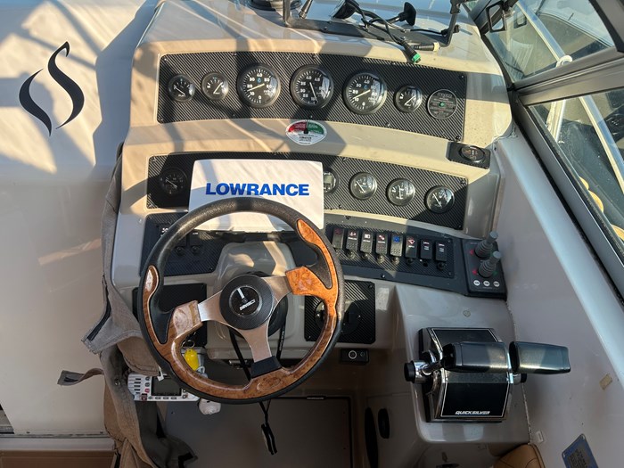 1996 Chaparral Signature 31 Photo 8 of 10