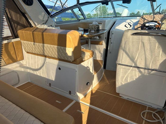 1996 Chaparral Signature 31 Photo 9 of 10
