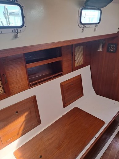 1982 Aloha Yachts 32 Photo 6 of 8