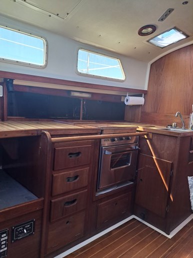 1982 Aloha Yachts 32 Photo 5 of 8