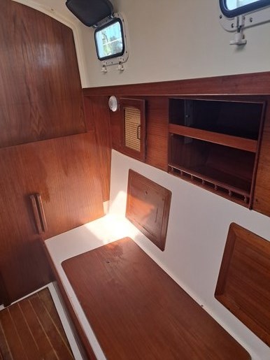 1982 Aloha Yachts 32 Photo 7 of 8