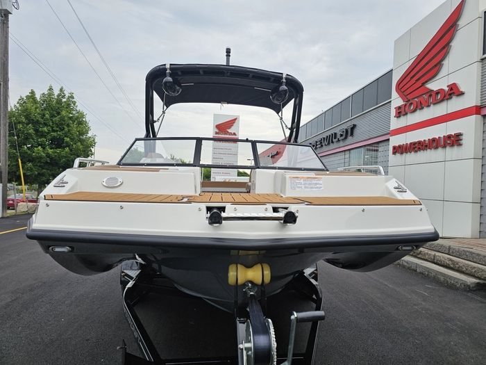 2025 Starcraft SVX 210 IO W/ 4.5L MERCRUISER 250 HP Photo 7 of 23