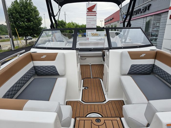 2025 Starcraft SVX 210 IO W/ 4.5L MERCRUISER 250 HP Photo 8 of 23