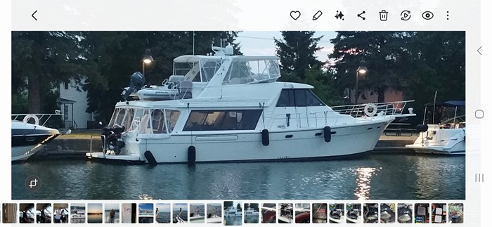 1999 Bayliner 4788 pilot house Photo 1 of 16