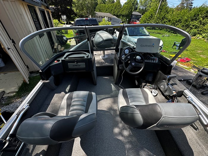 2019 Alumacraft Classic 165 Sport Photo 3 of 7