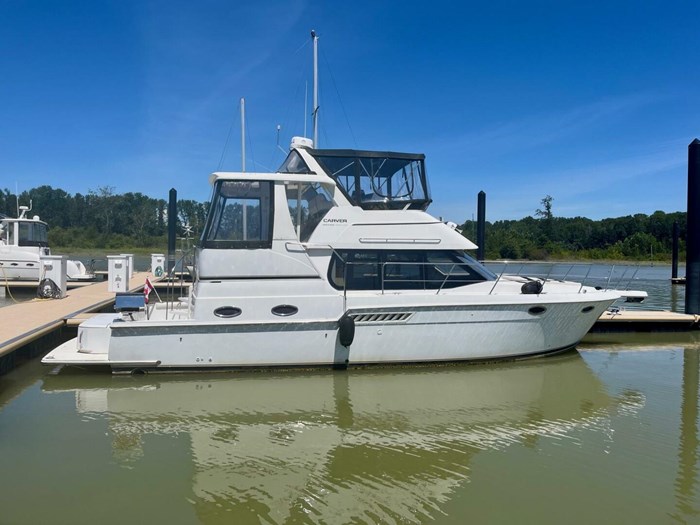 2001 Carver 404 Photo 2 sur 46