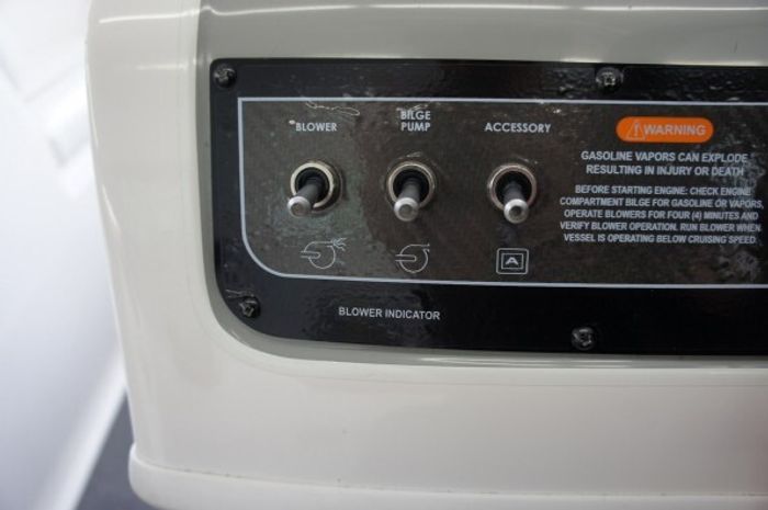 2014 Bayliner 185 BR I/O 3.0L TKS Photo 9 of 21